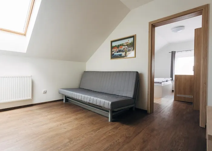 Ubytovani Kytin Apartment